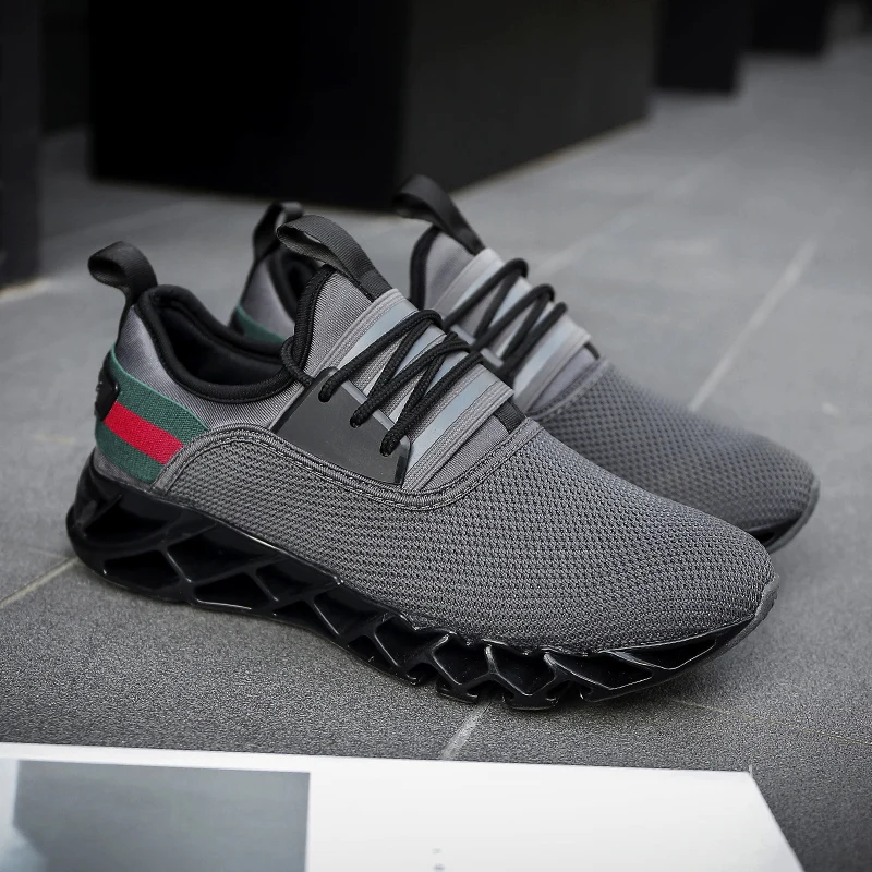 Summer New Breathable Men Running Shoes Cushioning Blade Sneakers Men Sport Shoes Traveling For Walking Shoes