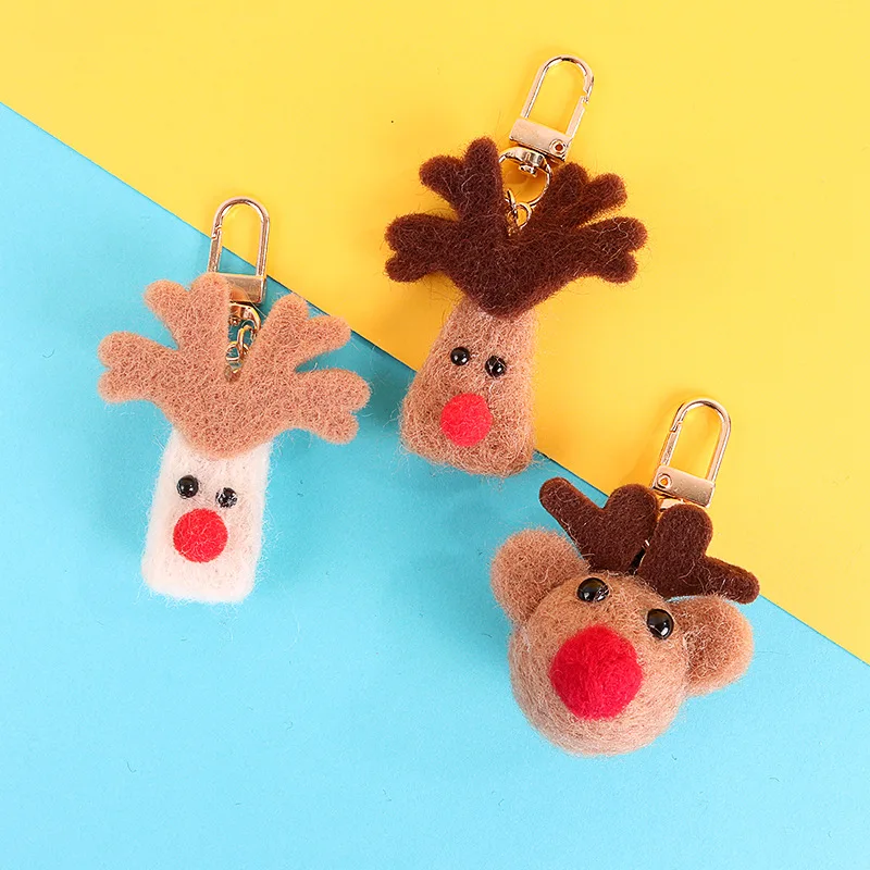 

2019 Hot Lovely Christmas Deer Pendant Keychain Fluffy Pompom Fur Plush Doll Keychain Handbag Keyring Fashion Jewelry Xmas Gift