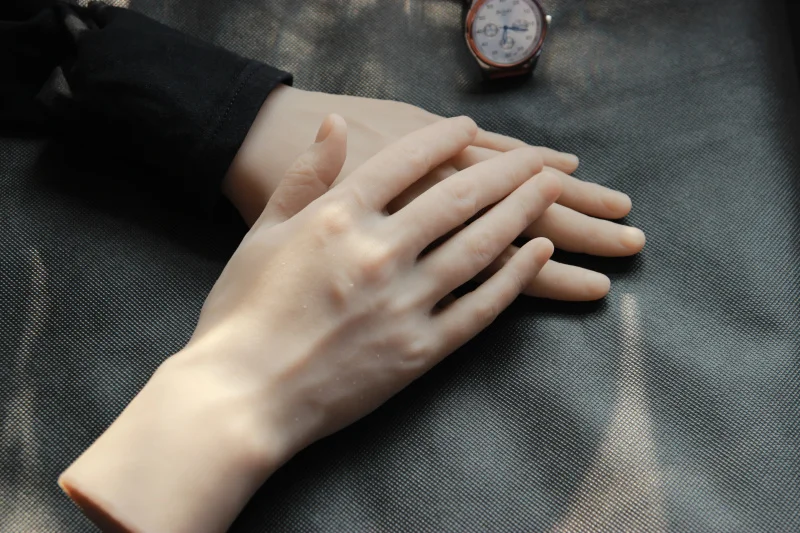 One Pair Realistic Silicone Male Mannequin Manikin Hands For Ring