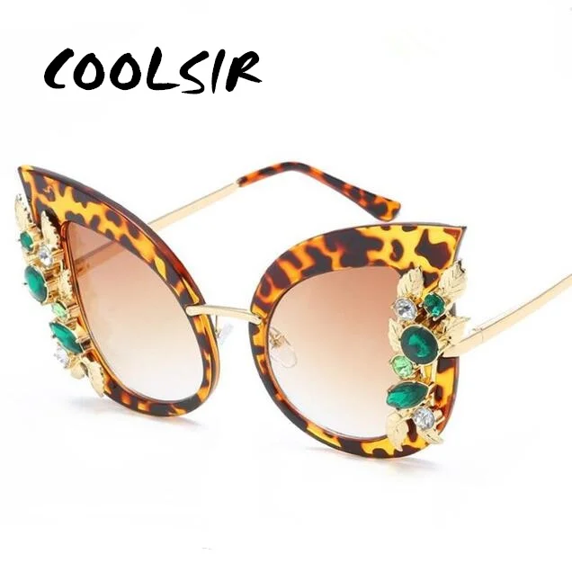 

Cat eye Sunglasses Women Brand Design Rhinestones Flower Elegant Ladies Clear Lens Sun glasses UV400 Oculos de sol