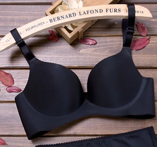 

Women sexy bra sleepwear lingerie women bra wire free support chest pushup bra face smooth sexy gather breast bra without briefs