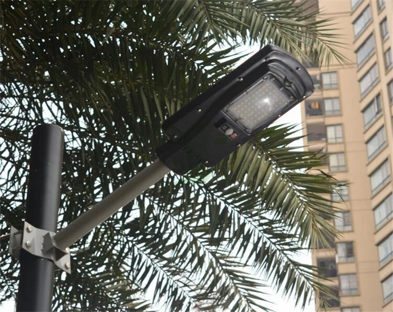 30 Вт Светодиодная уличная лампа на солнечных батареях, наружное освещение, 3 режима установки, литиевая батарея 7200 мАч с пультом дистанционного управления, 4 шт./