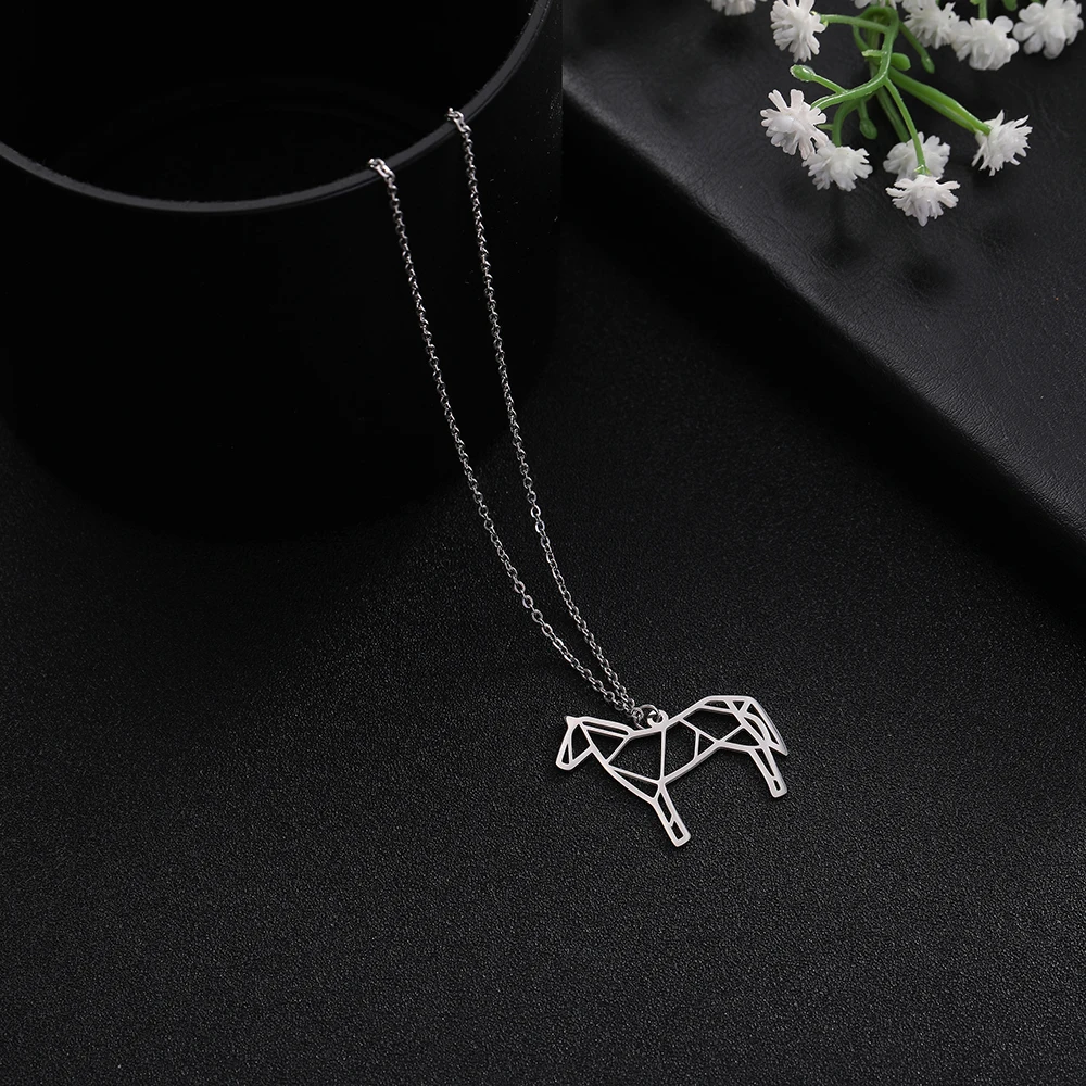 

Skyrim Grace Horse Animal Pendant Necklace Stainless Steel Jewelry Gift Statement Chain Necklaces for Women Men