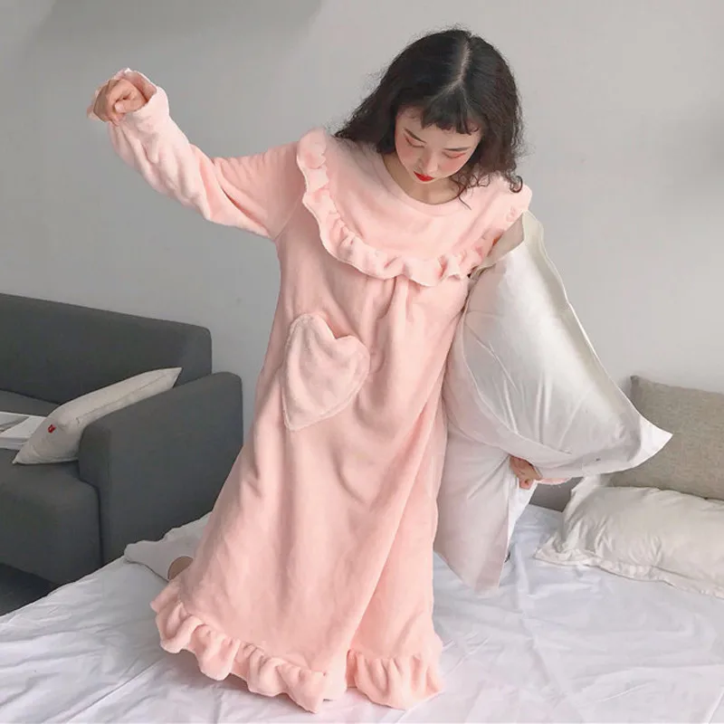 

Autumn Winter Women Long Nightgowns Sweet Warm Thicken Flannel Nightgowns Female Velvet Sleepshirts Nightdress Home Wear AB1246