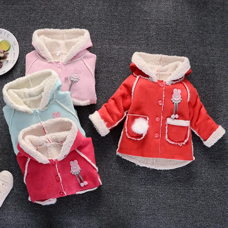 Meilleur Nouveau né bébé filles printemps automne manteaux en bas âge chaud de fourrure belle hoodies pour les filles infantile printemps survêtement bébé filles vêtements