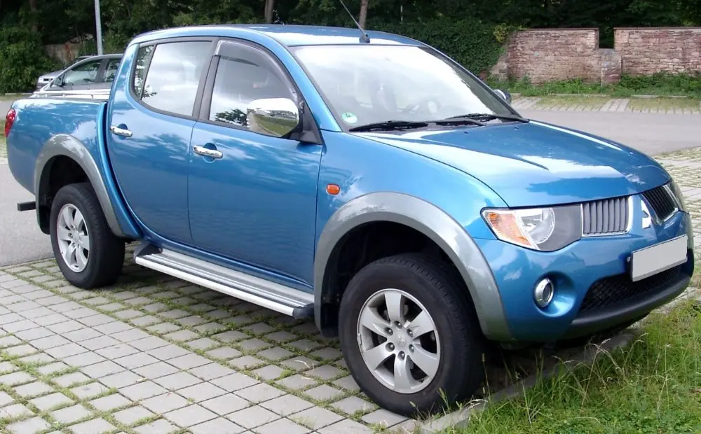 Светодиодная Автомобильная накладка на пороги для Mitsubishi Strada Triton L200 2005- аксессуары с подсветкой пороги для порогов