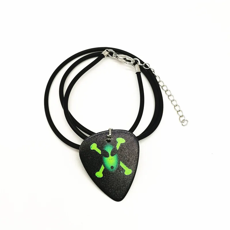

Big sale Promotion 1PC NICE Bright Green Skull Celluloid Guitar Picks Necklace Printing Woman Man Cool Necklace