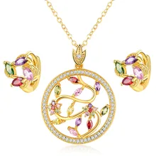 Zuanlifang Chapado En Oro Colorido Collar de Cristal Austriaco de Lujo Flor del Hueco Del Aro de La Joyería Para Las Mujeres Regalo