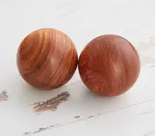 2 pcs/lot High quality Rosewood fitness ball massage ball handball player health points prevent the mouse hand massage stop