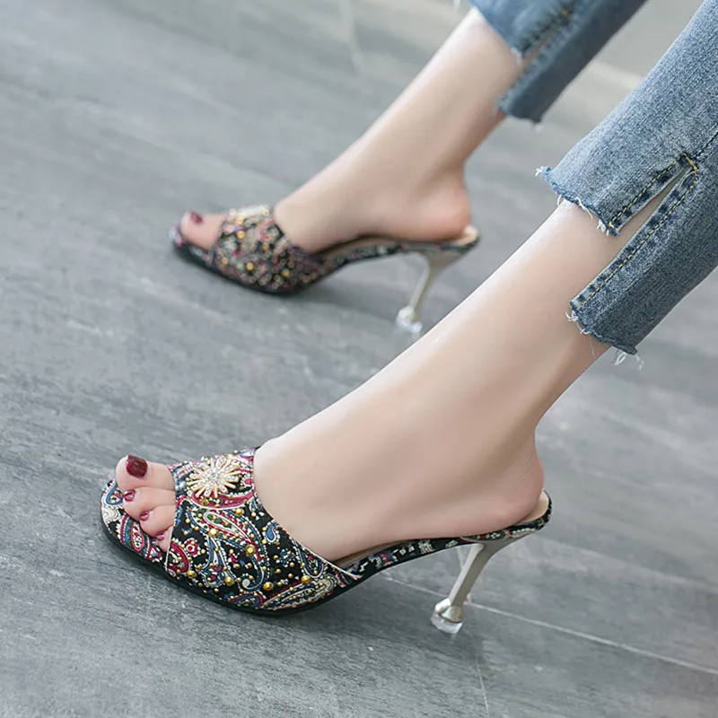 

Woman Shoes Luxury Slides Slippers Women Summer Heeled Mules Socofy Med Thin Heels Designer Sliders High Soft 2019 Rubber PU