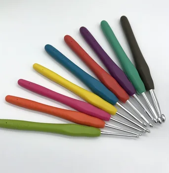 

9pcs DIY knitting tool set Color TPR silicone soft handle aluminum crochet