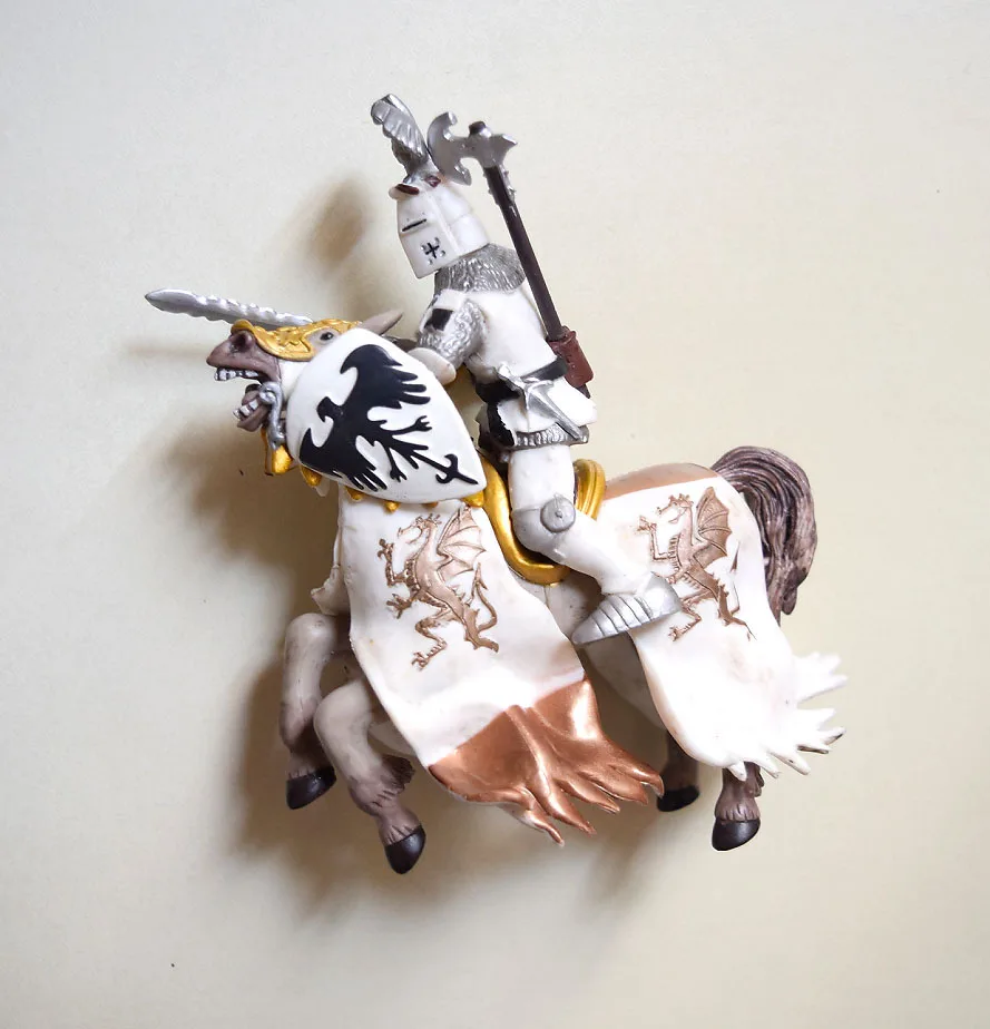 Фигурка рыцаря с белой доспехой Papo Word of Knight Tournament|knight figurine| |