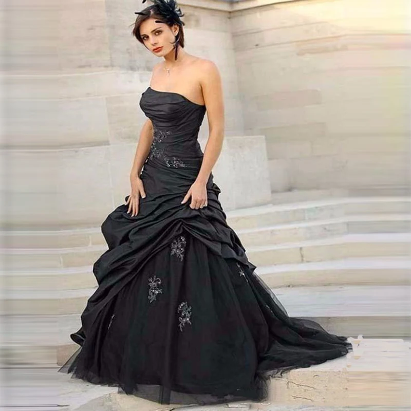 

Black Gothic Wedding Dresses 2019 Custom Sweep Train A-Line Pleats Applique Tulle Taffeta Strapless Bridal Gown vestido de noiva