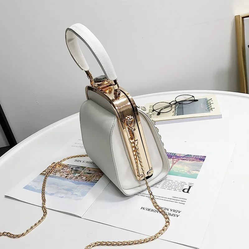 2018 Новая мода плеча Crossbody цепи Для женщин мешок вышитые блокировки застежка