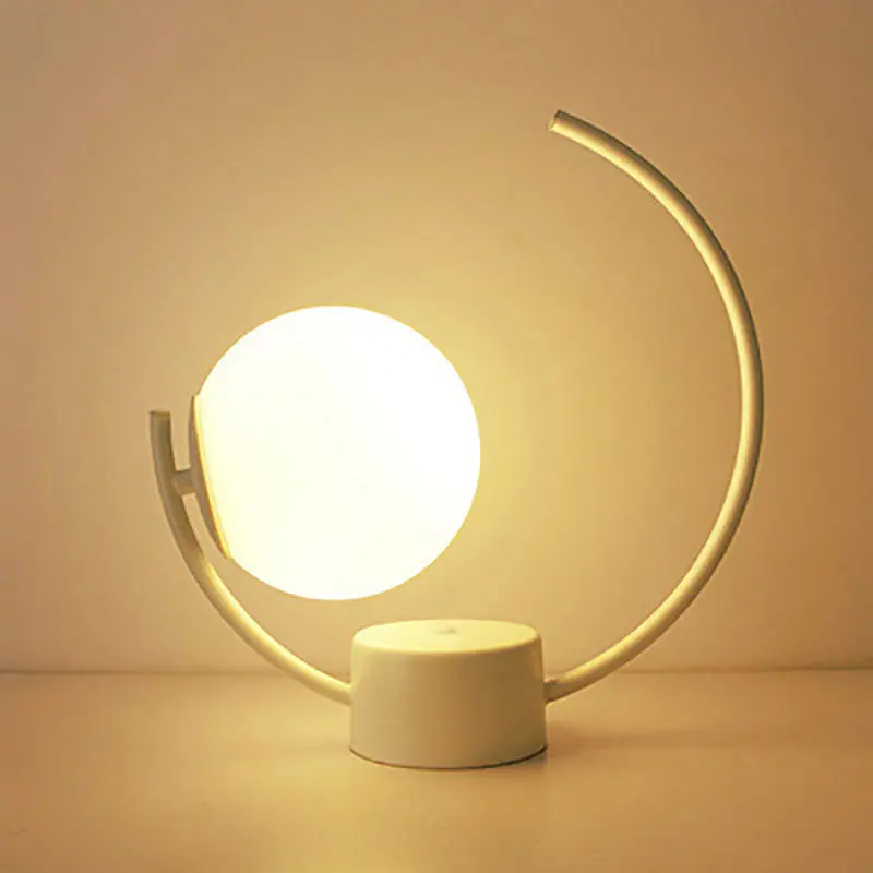 Современная Скандинавская Минималистичная galss настольная лампа шар креативный lron светодиодный настольный светильник для гостиной, кабинета, спальни, прикроватная лампа e27