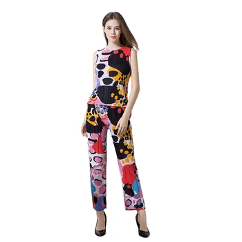 FREE SHIPPING Miyake Fold print sleeveless top two-piece women fashion fold wide-legged pants suit IN STOCK FREE SHIPPING Miyake Fold print sleeveless top two-piece women fashion fold wide-legged pants suit IN STOCK