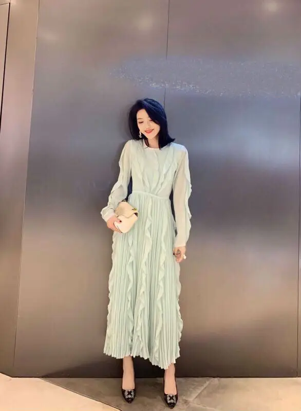 

2019 New Ruffled Stitching Pleated Dresses 1 Colour 3 Sizes Women Clothes