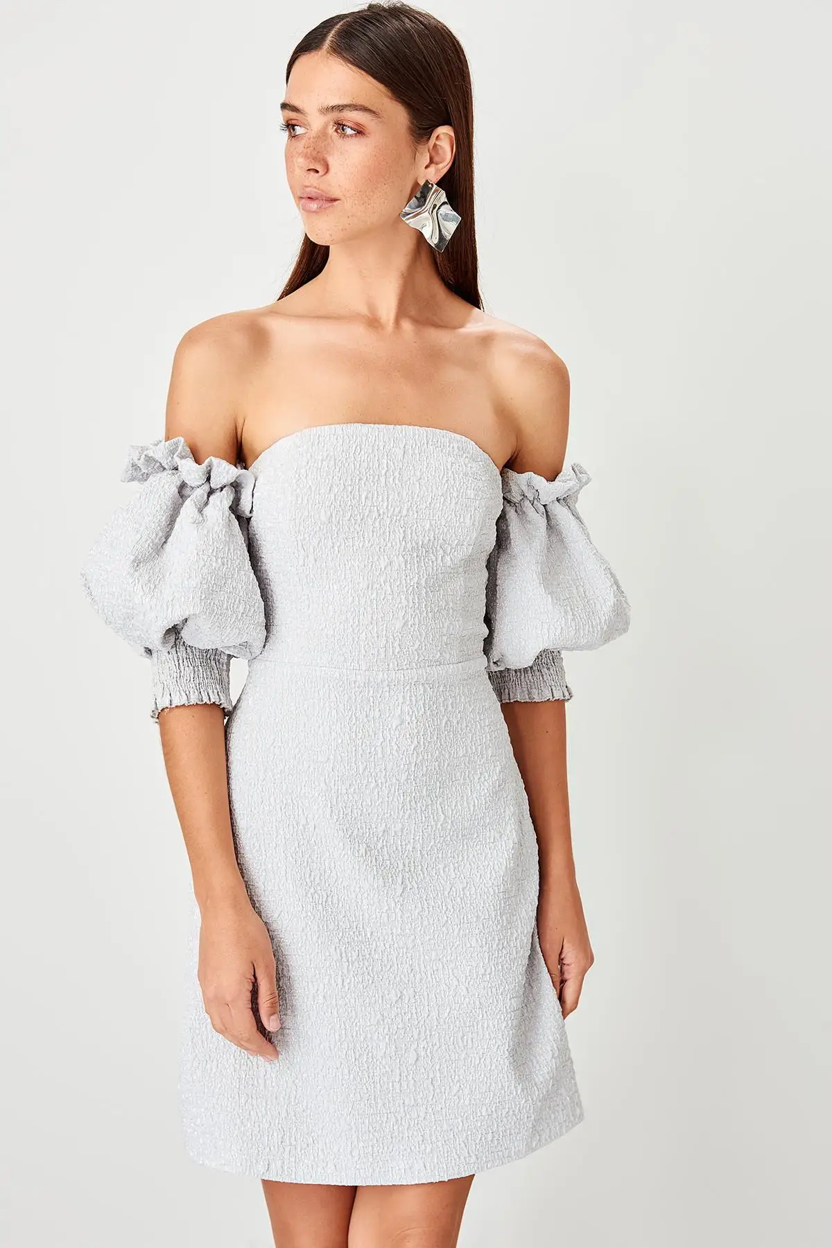 

Trendyol Gray Puff Sleeve Dress TPRSS19FZ0450