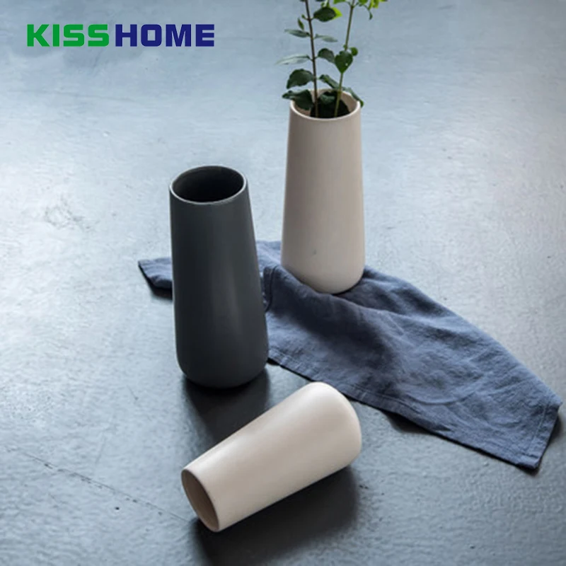 

Nordic Minimalist Creative Flower Bottle 13/18.3 cm Matte Surface Ceramic Flowers Container Fashion Decoration For Dining Table