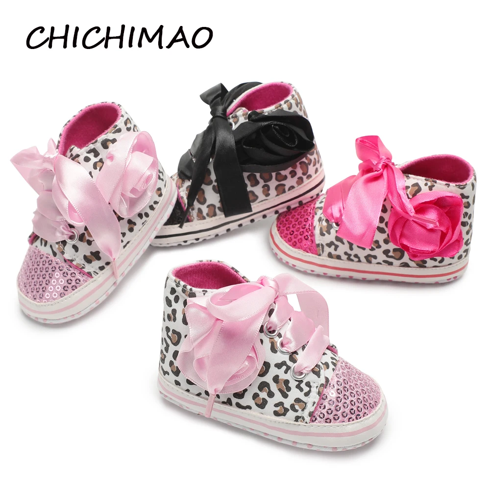 Обувь для новорожденных девочек, расшитые блестками леопардовые туфли на шнуровке, Нескользящие Блестящие Кроссовки 0-18 месяцев, 3 Цвета, 0-18 месяцев