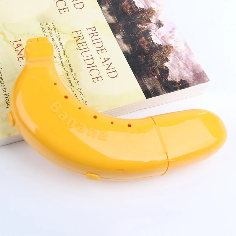 Hot Selling Banana Storage Containers Curved Fruit Saver Crisper Box Plastic Children Container Storage