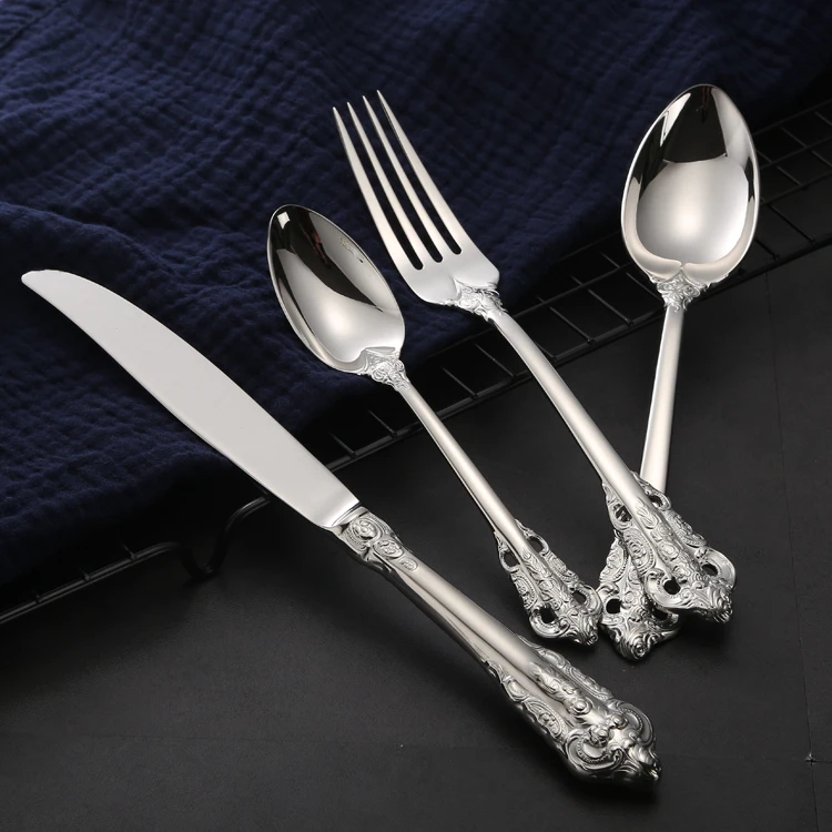 silver dinnerware set  (10)