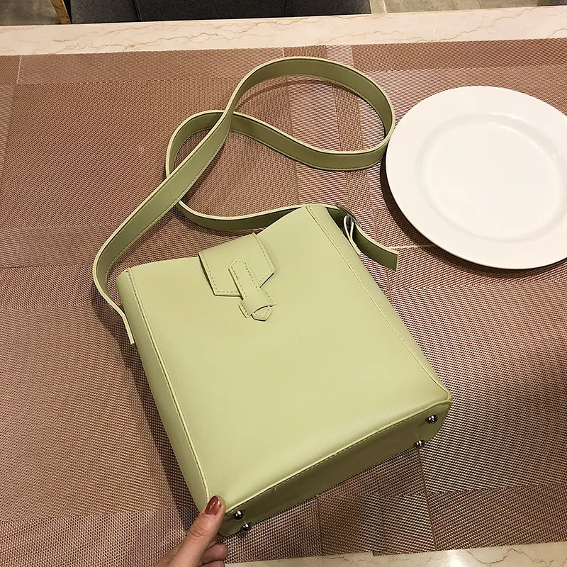 

Package Female 2019 New Fashion Pu Leater Large Capacity Broadband Single Shoulder Messenger Bag Bucket Bag Crossbody Bag