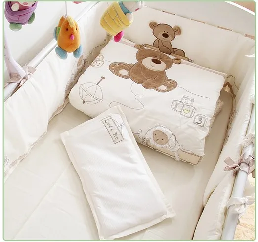 Промо-акция! 7 шт. вышивка детское постельное белье набор для кроватки новорожденного ребенка Постельное белье для медведя съемный,(бамперы+ одеяло+ простыня+ подушка