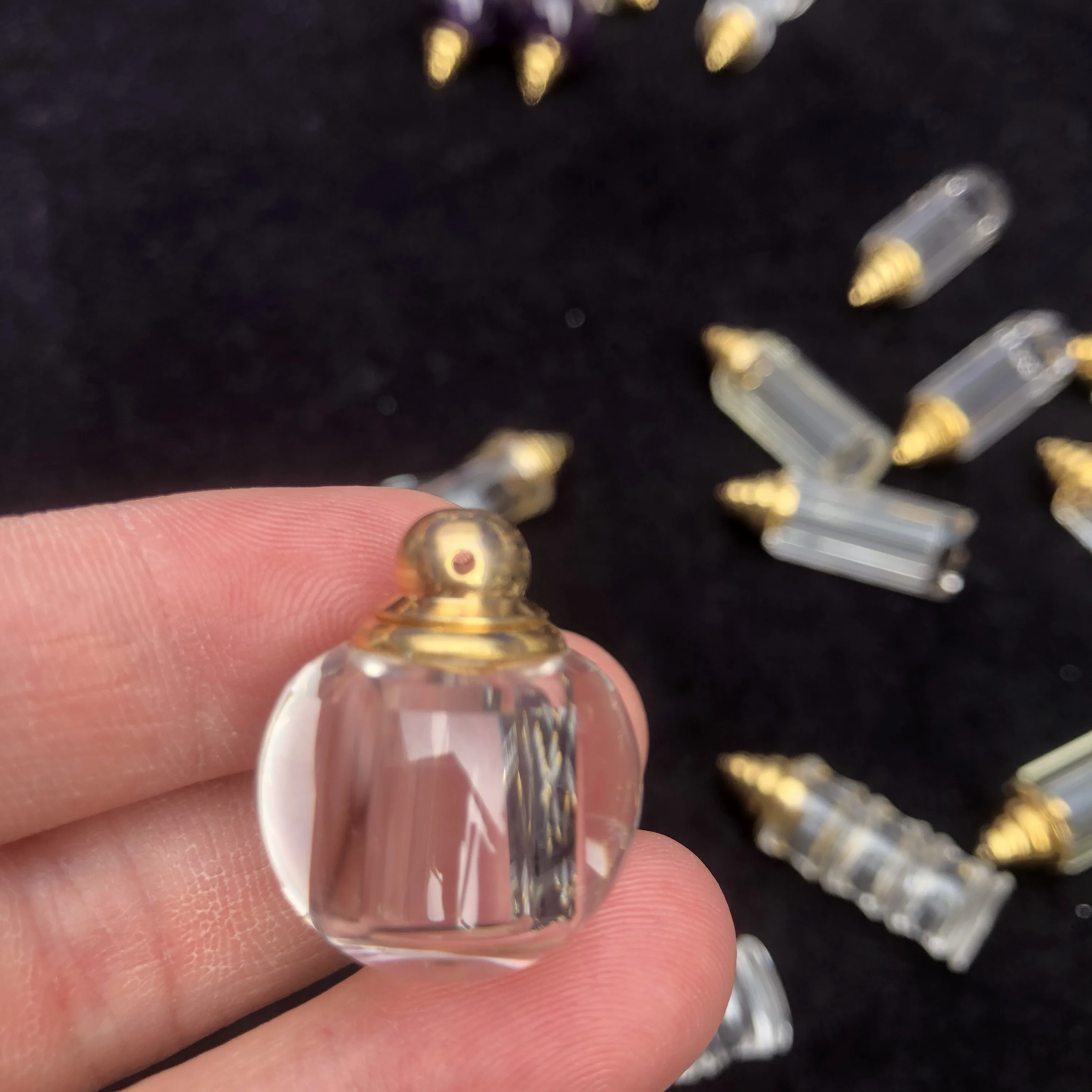 Природный аметист кварц кристалл эфирные масла бутылка кулон контейнер для исцеления чакр с помощью рейки драгоценный камень