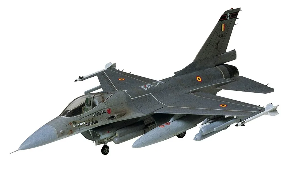 

Tamiya 60701 General Dynamics Lockheed F-16 Fighting Falcon 1/72 scale Kit