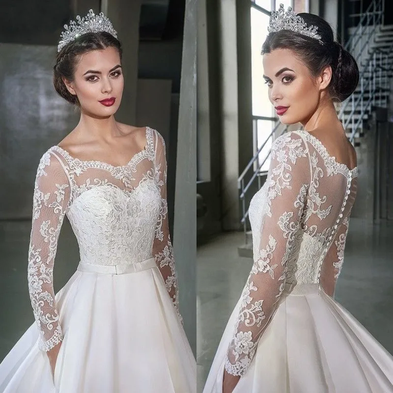 

2019 New Custom Lace Appliques Scoop Neck Wedding Jackets White Ivory Boleros Wraps Button Close Bridal Jacket