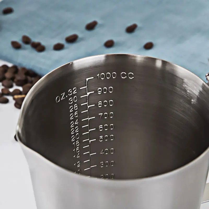 Кувшин для вспенивания молока с крышкой и улучшенным измерением, уплотненные 304 мерные чашки из нержавеющей стали, контейнер для кофейной пены