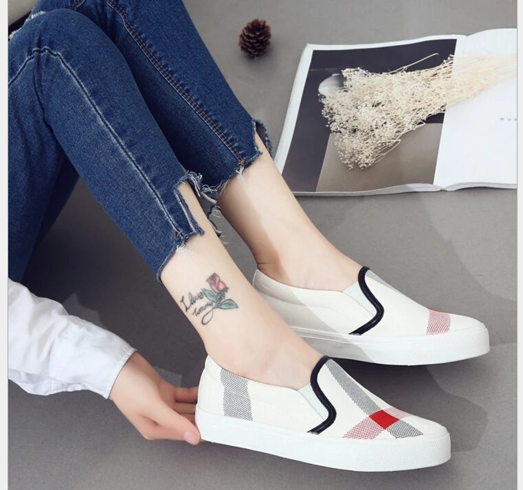 2017 Spring fashion font b women b font Shoes Printed canvas shoes flat heel shoes font