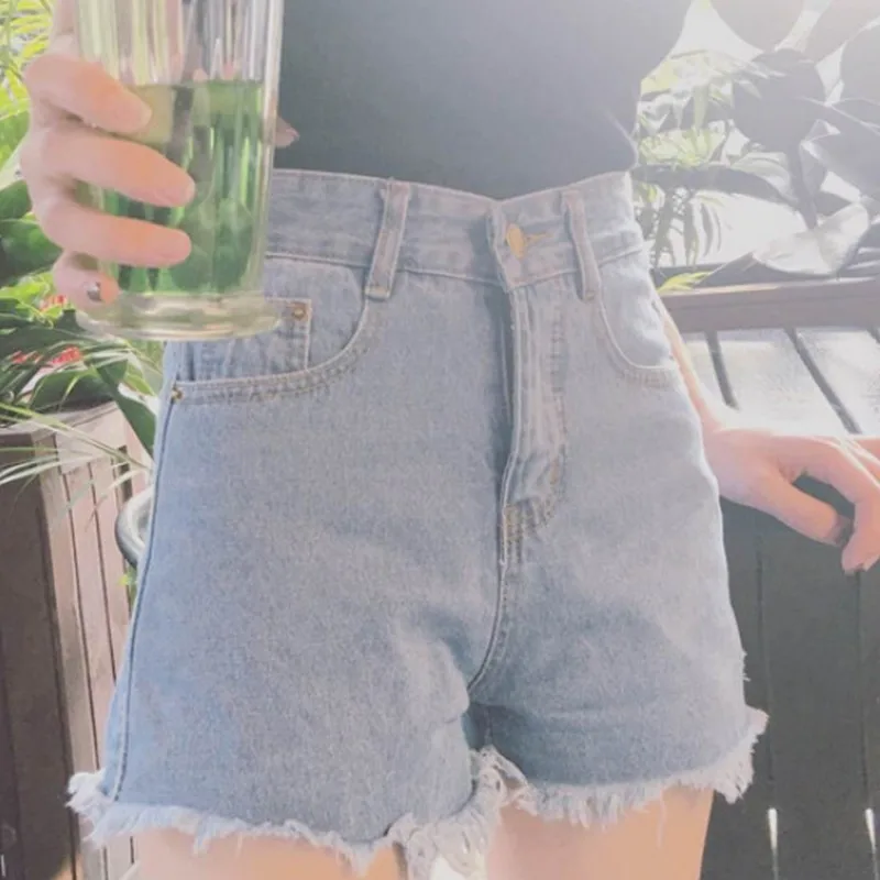 2019 New Summer Retro Flower Embroidery Denim Shorts Women Loose High Waist Short Feminino All Match Short Jeans Plus Size Short