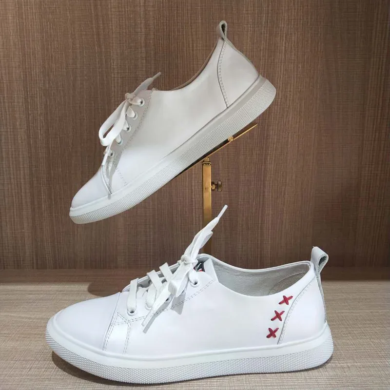 Hot Sale Spring Autumn New Fashion Women Small White Shoes High Quality Genuine Leather Lace-Up Arts Casual Loafers Shoes