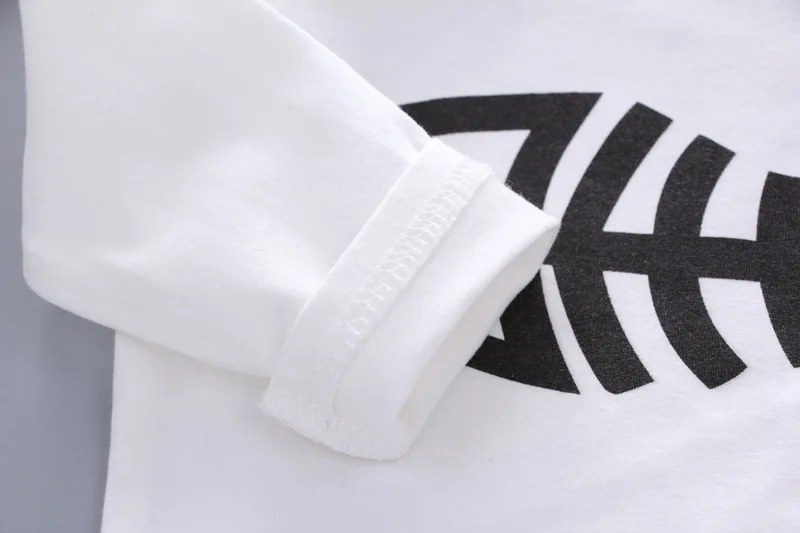 3833513824_1989229164