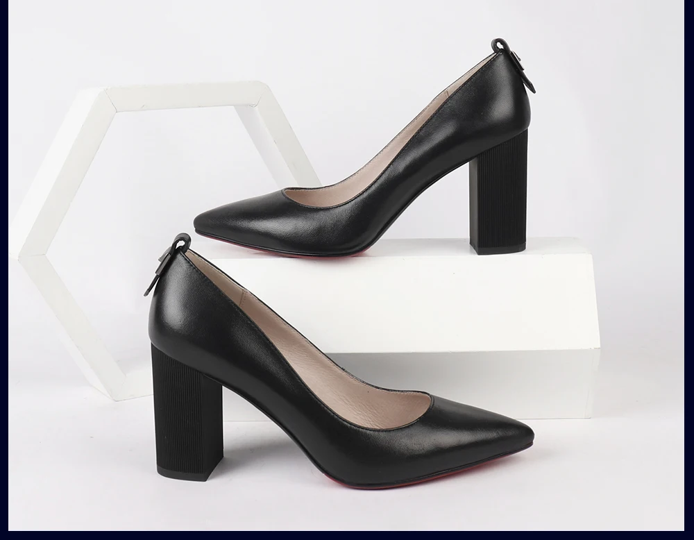 SOPHITINA/Элегантные женские туфли высокого качества из натуральной кожи, внутри- свиная кожа. Модная и удобная обувь на остренным мыском на высоком,толстом и устойчивом каблуке. Изделие лаконичного дизайна. SC159