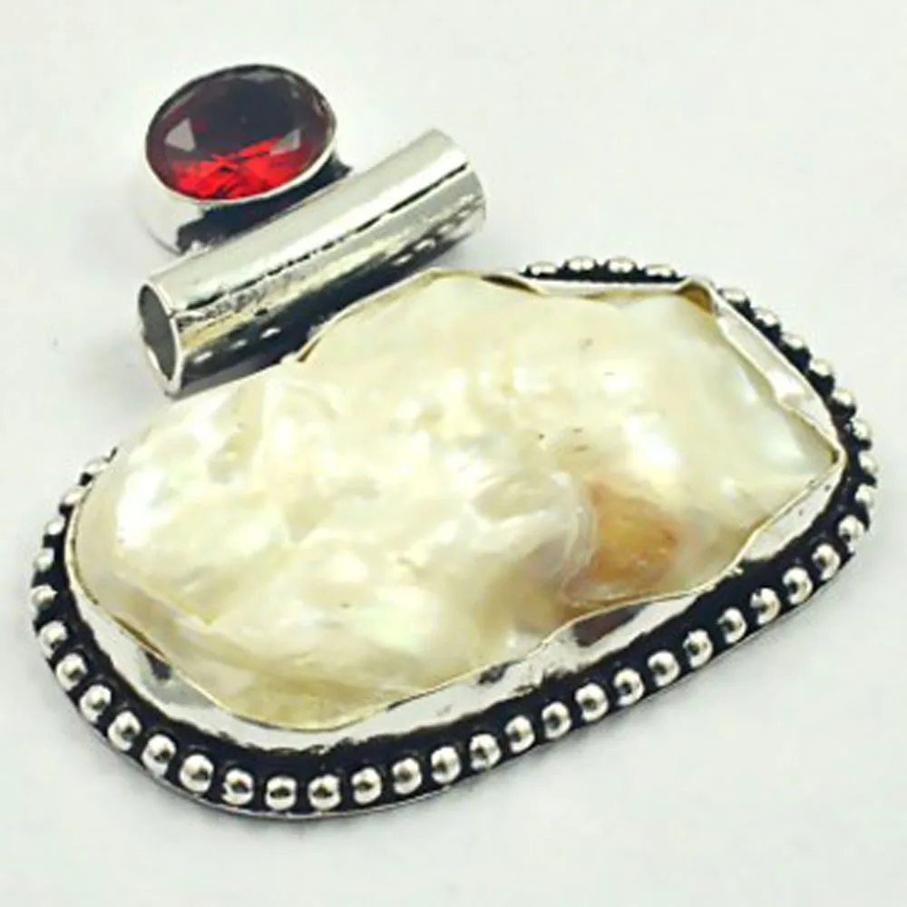 

Biwa Pearls & Garnets Pendant Silver Overlay over Copper, Total Length: 40mm , P4057