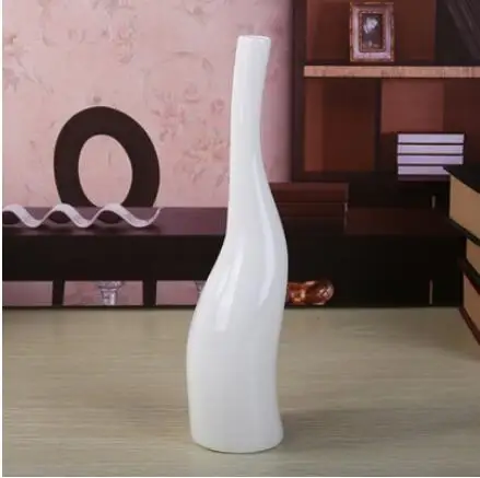 

White ceramic vase with flowered ceramic vase is like European smooth vase can hold water