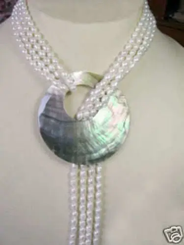 

RHJ0056 6-7MM White Akoya Cultured Pearl Necklace Shell Pendant