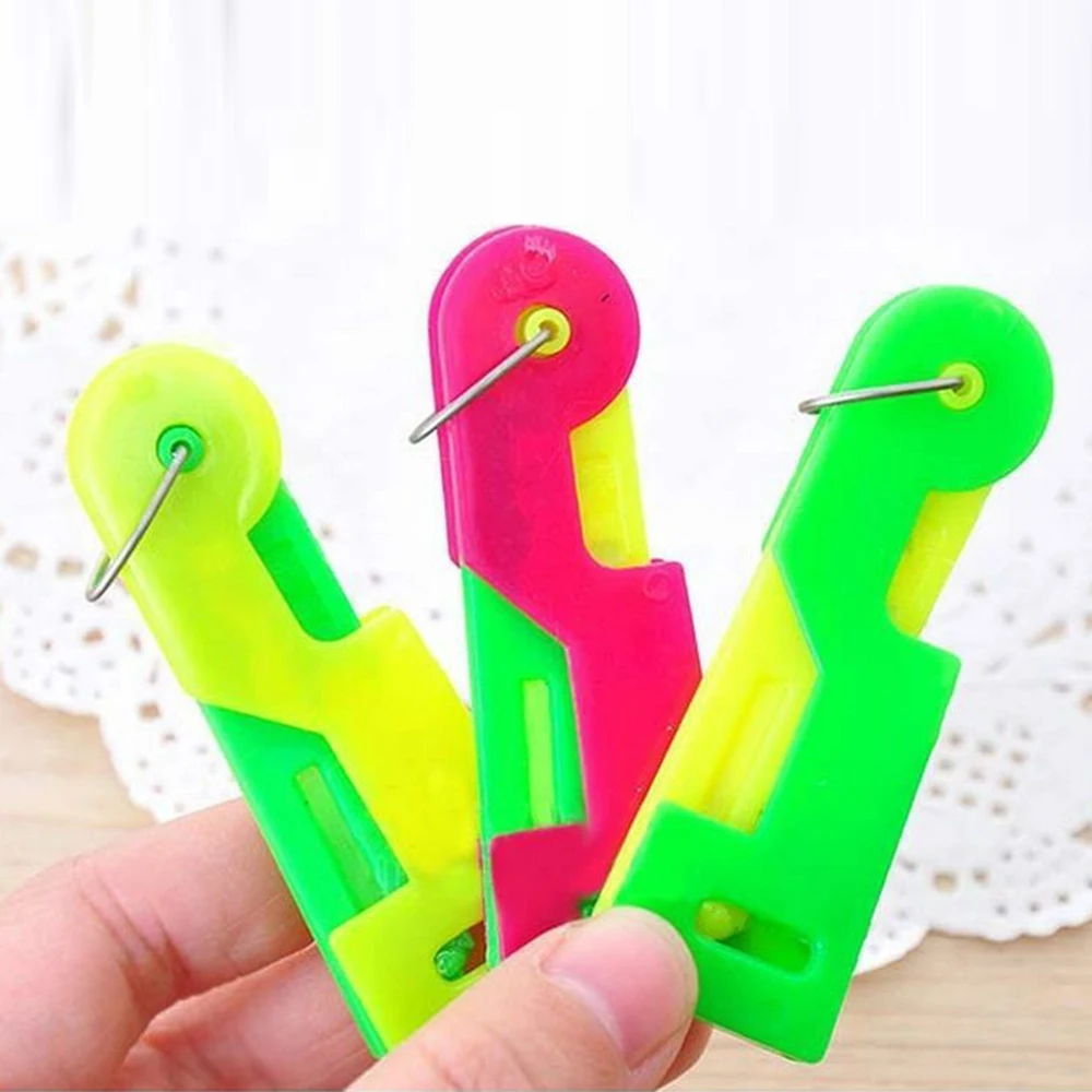 

3Pcs Automatic Needle Threader Thread Helpful Elderly Guide Easy Use Sewing Tool Random Color