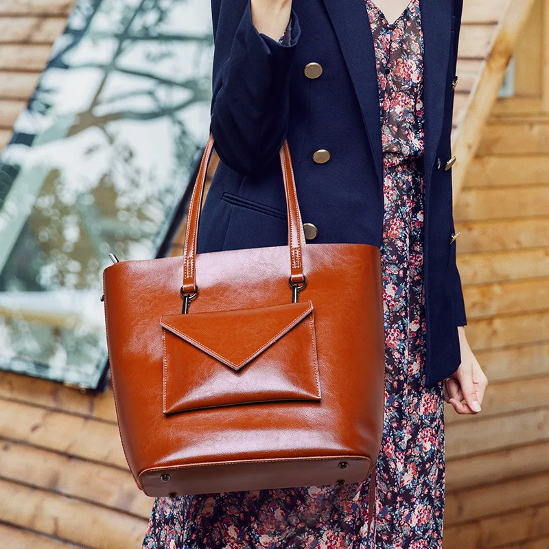 

Fashionable luxury oil wax cowhide large capacity bucket design tote bag exquisite sewing line decoration women leather handbags