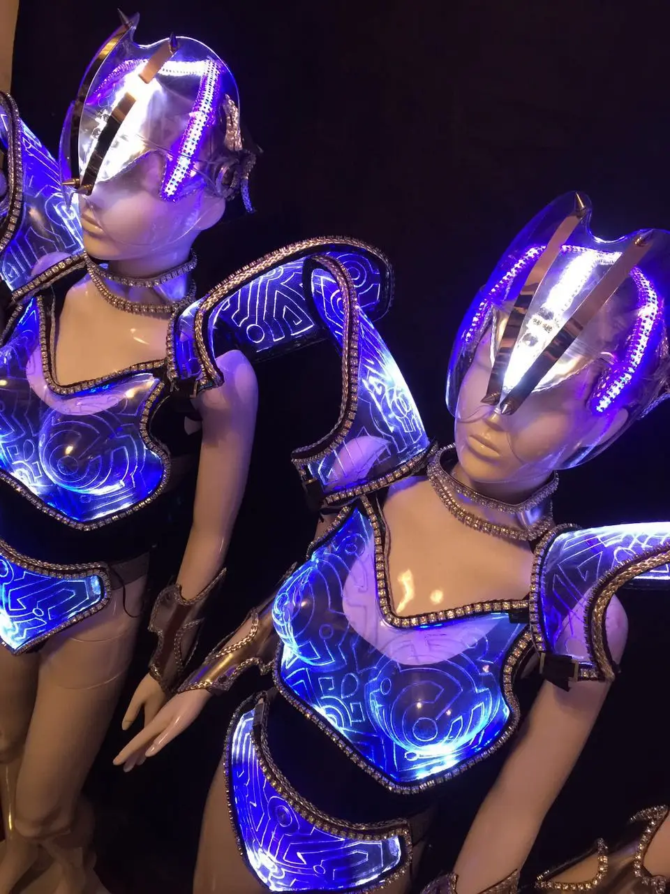 Led-Luminous-Costume-LED-DJ-Nightclub-Party-Catwalk-Show-Party-costume-Transparent-LED-light-armor
