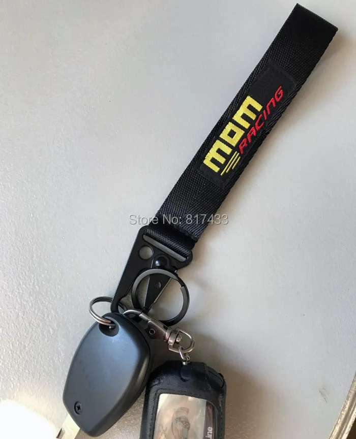 MV34M021 MOMO keychain