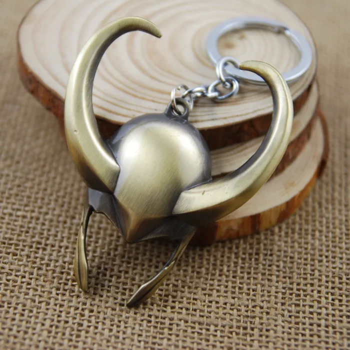 

Super Hero Loki Helmet Model Figure Toys Keychain Pendant Thor The Avengers Metal Keyring for boys men gift