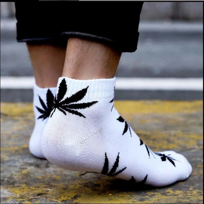 Модные удобные хлопковые носки высокого качества; 1 пара; повседневные длинные носки с листьями кленового листа; сезон осень-зима