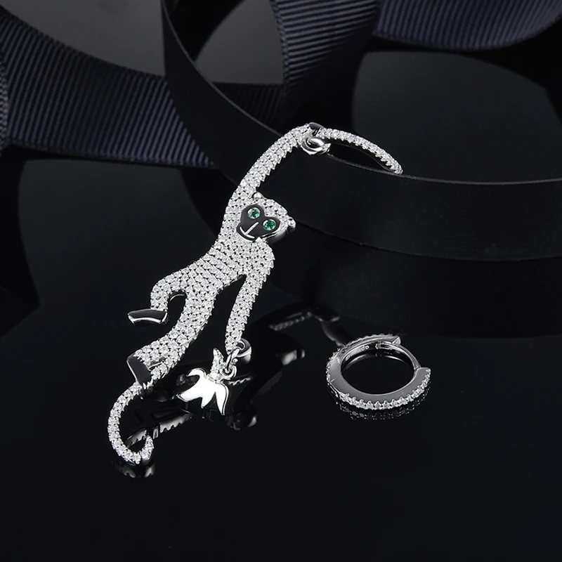 Серьги женские Асимметричные из серебра 925 пробы с камнями высокого