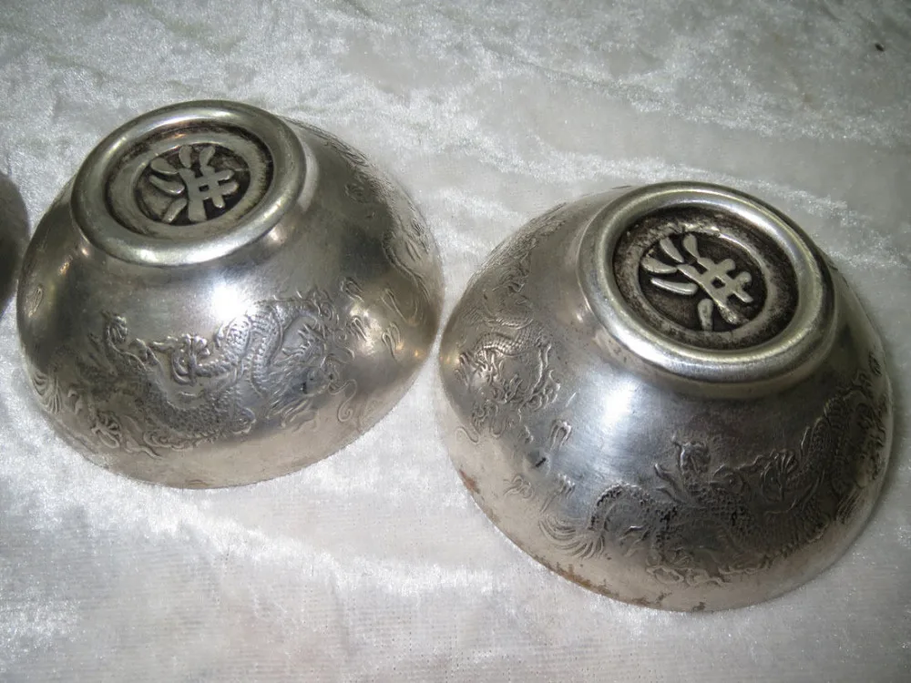 

A Pair of Wonderful Artistic Chinese Old Sliver Bowls with Dragon Crafts Statues & Sculptures