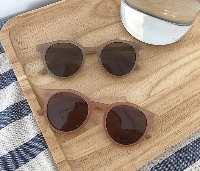 Новые ретро маленькие круглые оправы Солнцезащитные очки тренд молочный чай цвет УФ Защита глаз маленькие очки