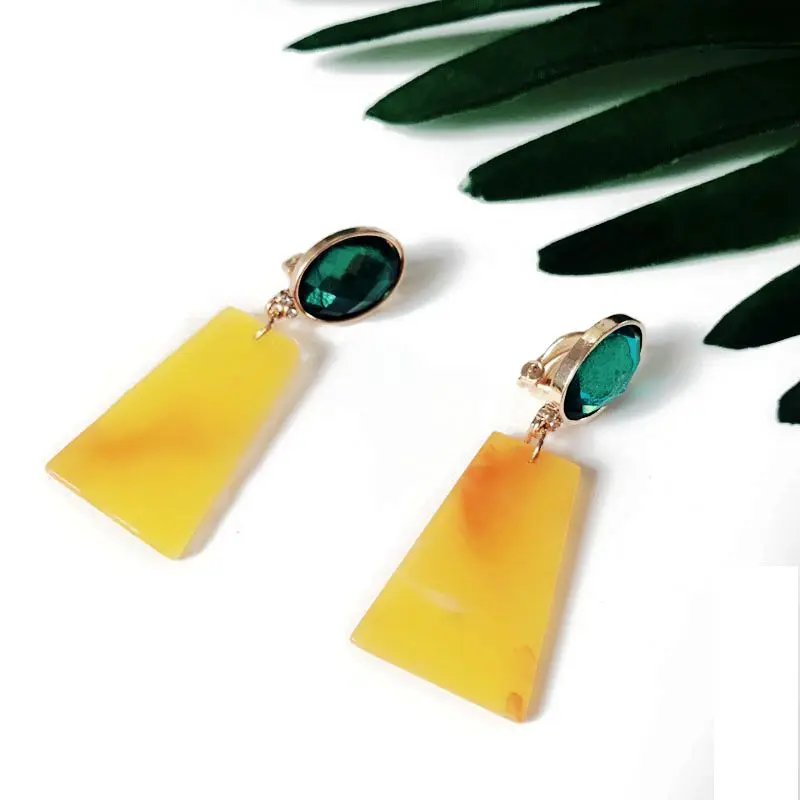 Free Shipping New Design Geometric Resin Yellow Green Lightweight Sweet Clip Earring